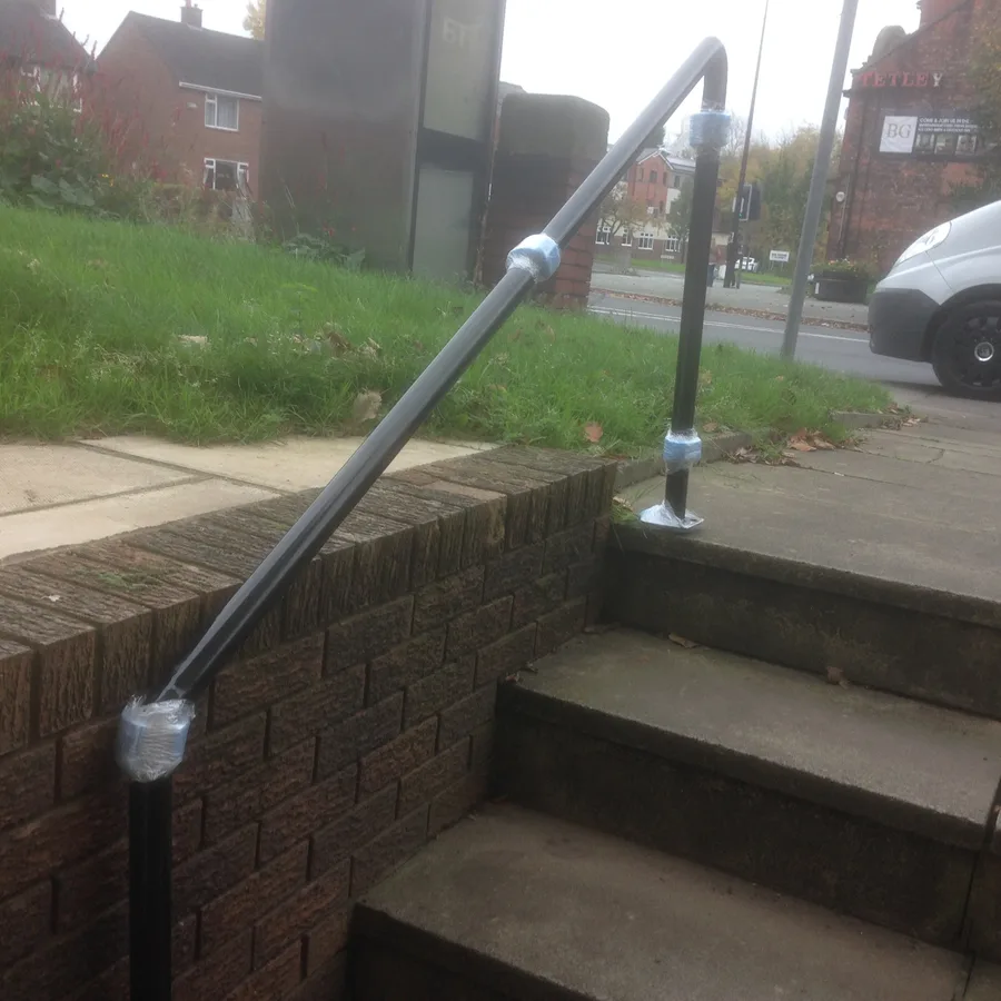 Handrails — example 3